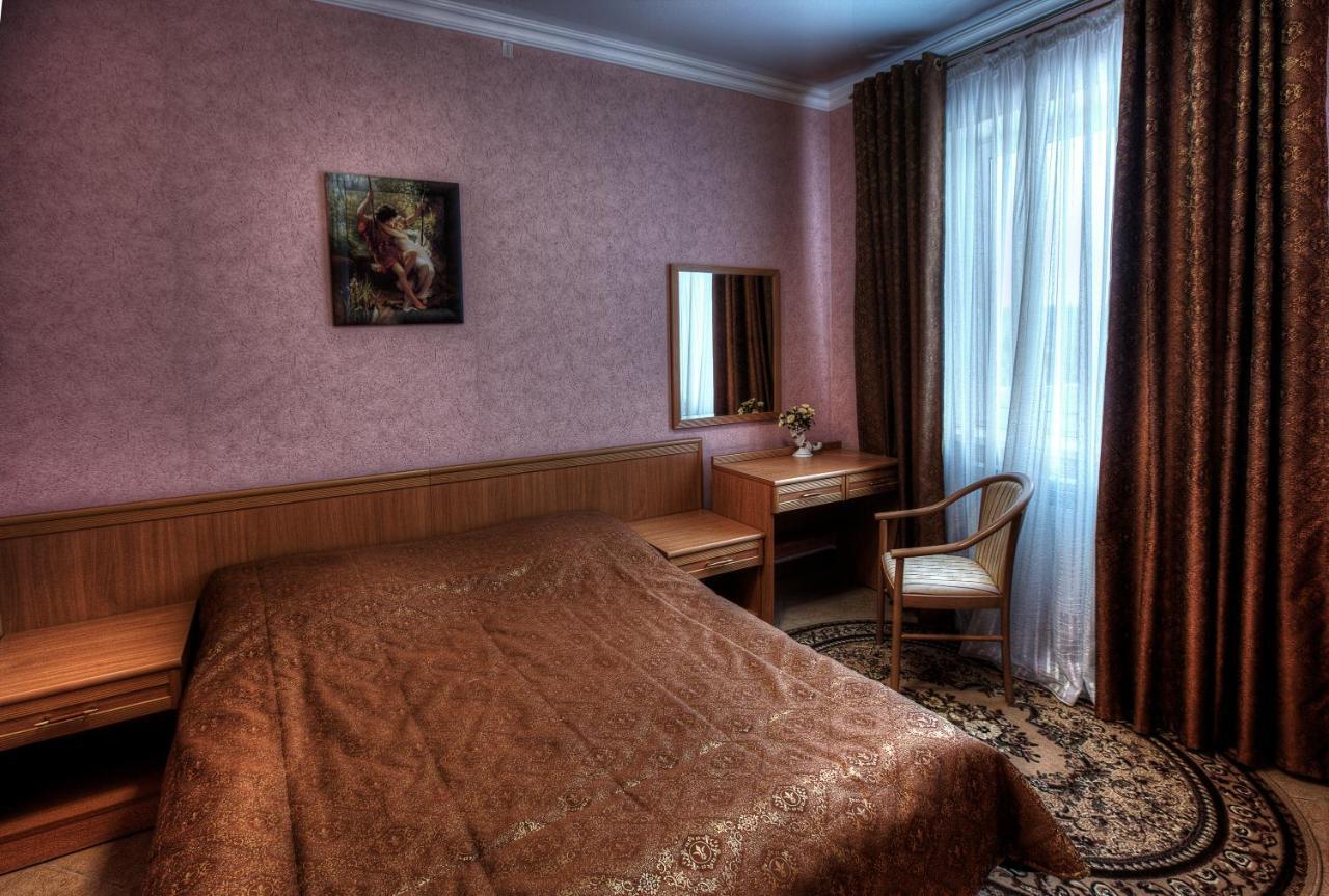 Dvoryanskoye Gnezdo Hotell Smolensk Rom bilde